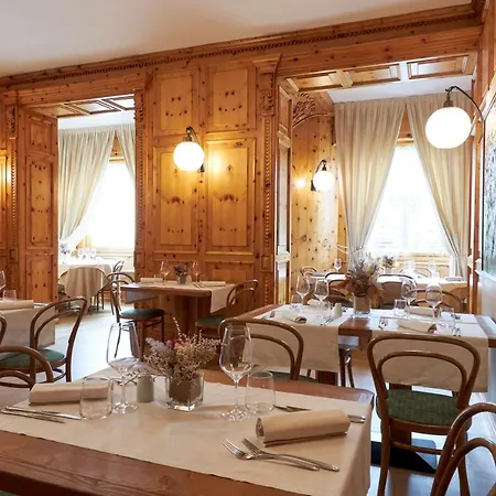 Hotel Rezia 4*