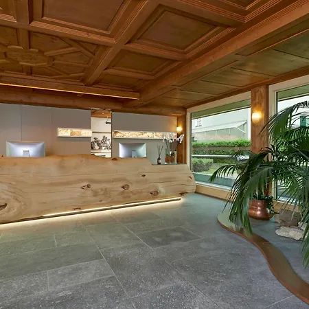 Rezia Hotel 4*