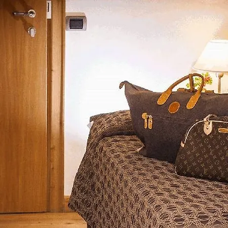 Rezia Hotel