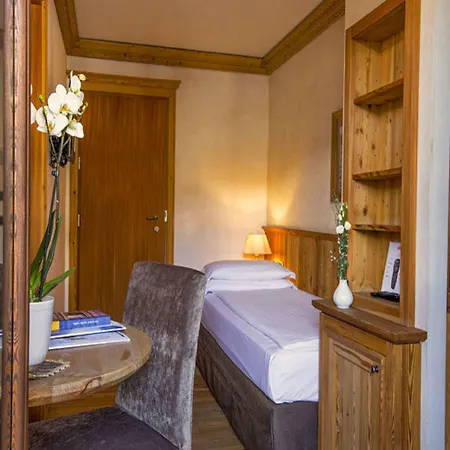 Rezia Szálloda 4*