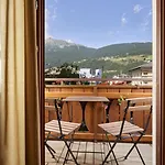 Rezia Hotel 4*